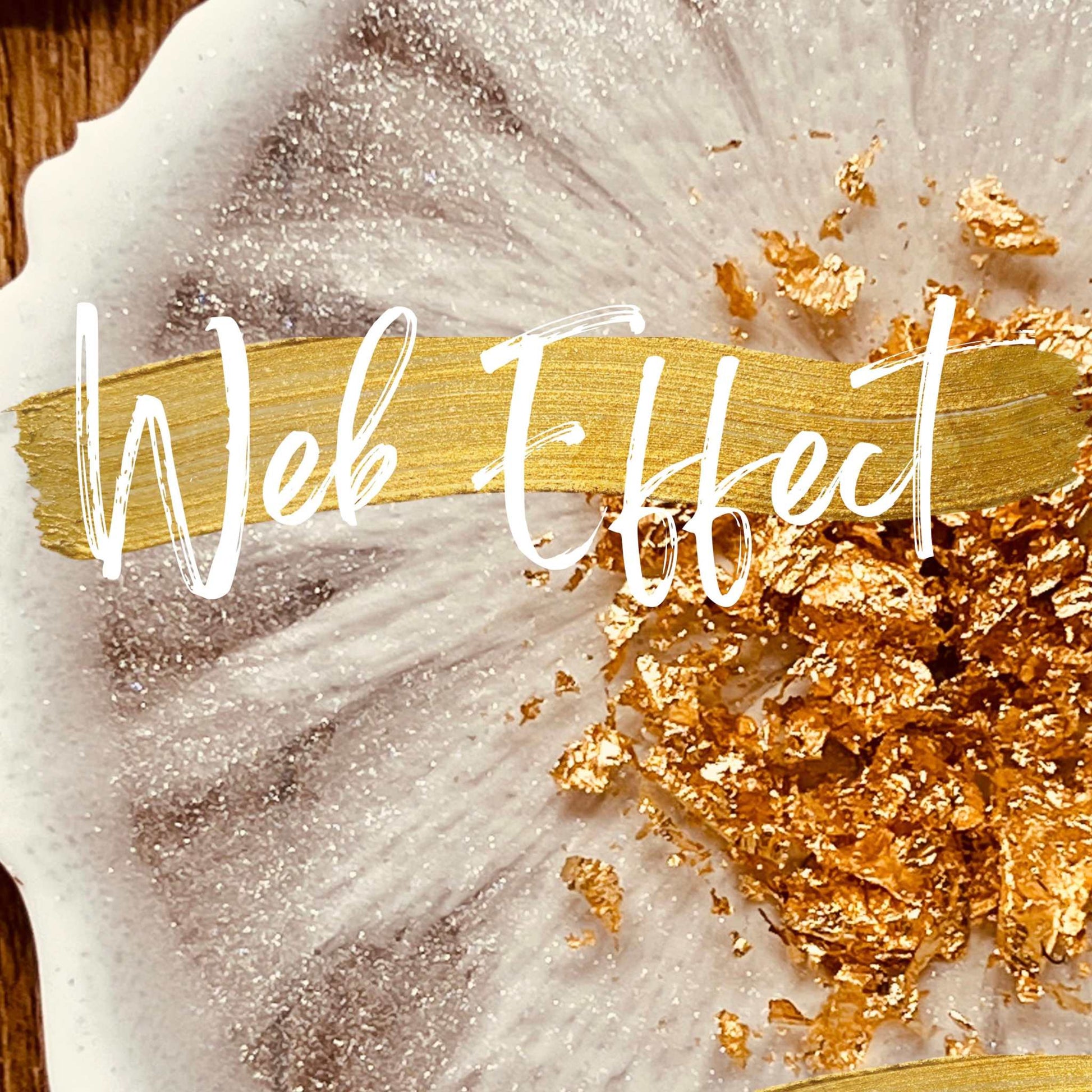 Resin Art Onlinekurs - Web Effect technique with gold details.