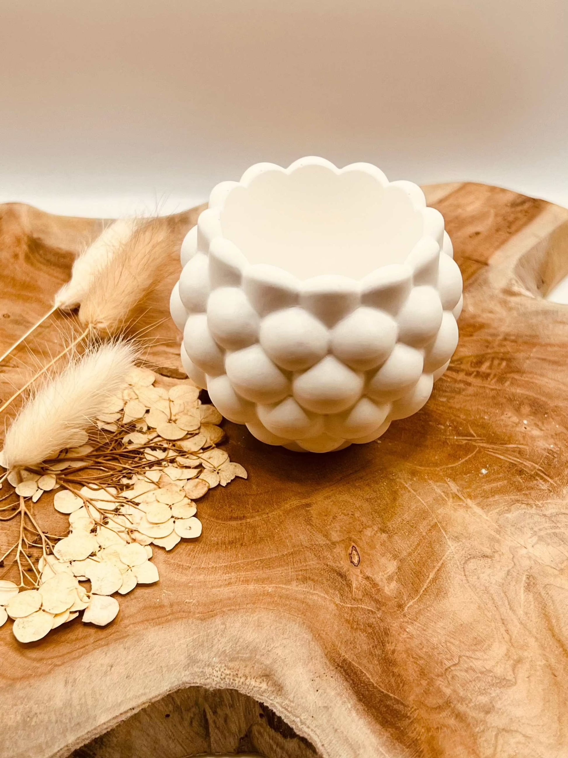 Gießkeramik-Teelichthalter | Handgefertigt | Weiß | Dekoratives Wohnaccessoire | Stimmungslicht.Giesskeramik Weisse Deko Set aus Teelichthaltern puristisc