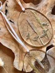 Große Ostereier Anhänger mit echten Blättern – eine besondere Oster Deko für Ostersträuße, Türkränze oder als festliche Tischdeko.