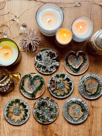 8 resin coasters in green with silver