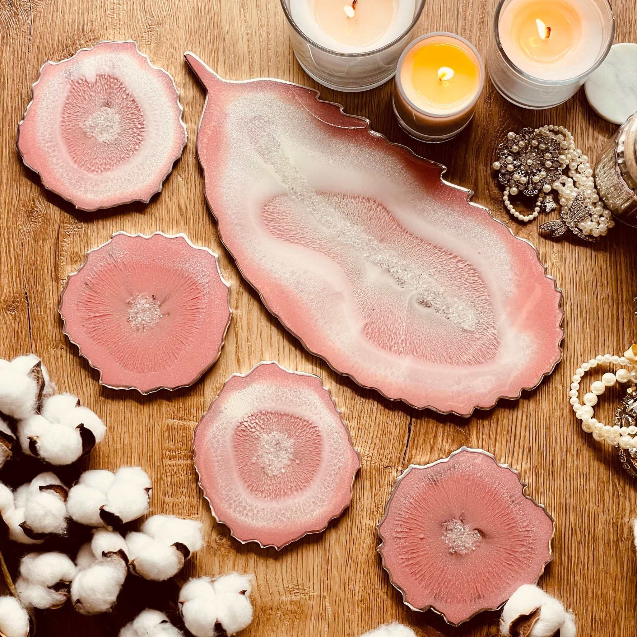 Resin tray and 4 coasters in pink with silver feather design