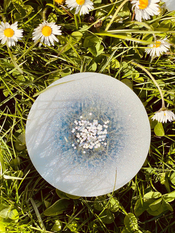 6 coasters made of resin in white with glitter