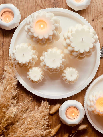 Sculpture candles in the Knot design