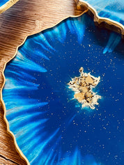 4 Untersetzer aus Resin in Blau mit goldenen Details, handgemacht, Durchmesser ca. 12 cm, einzigartiges 4-teiliges Set