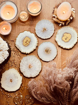 6 Untersetzer aus Resin in Weiss mit Gold