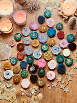 Handyhalter in verschiedenen bunten Farben und Designs