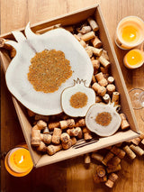 Tablett und 2 Untersetzer aus Resin in Weiß mit Gold im Granatapfel Design