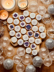 Einzigartiger PopSocket mit echten lila Hortensien, kunstvoll in Resin eingearbeitet – perfekter Griff für dein Handy.

Handyhalter aus Resin mit lila Hortensien – stabil, langlebig und ein echter Blickfang für jedes Smartphone.
