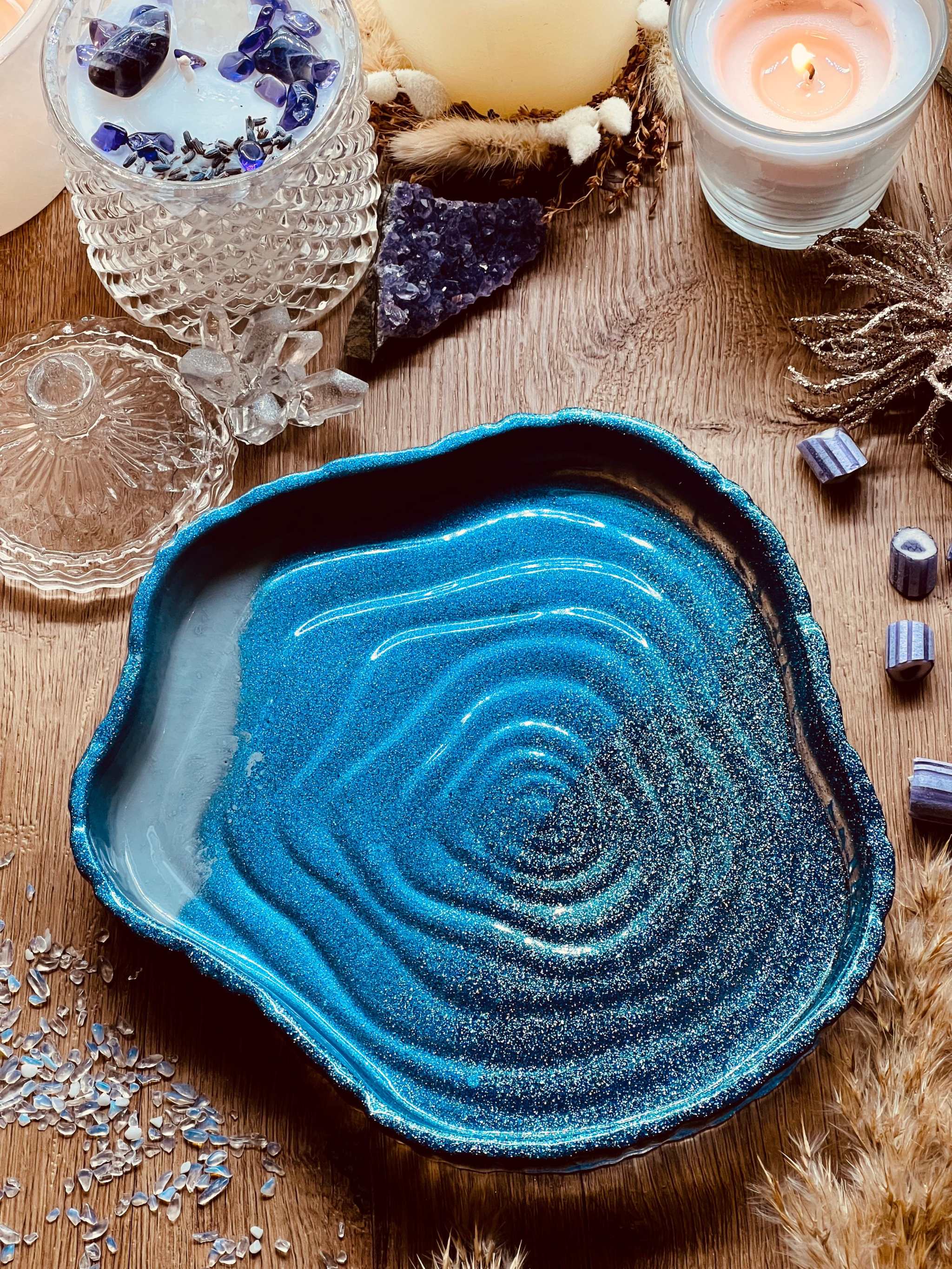 Handgemachte Schale aus Resin in Blautönen als Dekoration und Geschenk, ca. 20x18 cm groß.
