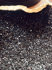 Handgemachte schwarze Schale aus Resin mit goldener Diamantkante, 27x18cm, einzigartige Deko