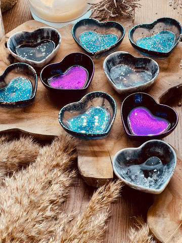Jewelry bowls made of resin in different colors