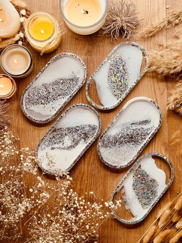 Resin jewelry trays in white with silver