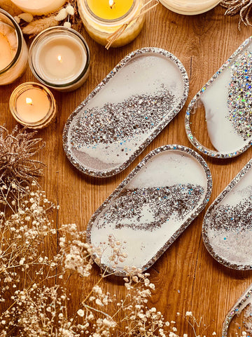 Resin jewelry trays in white with silver
