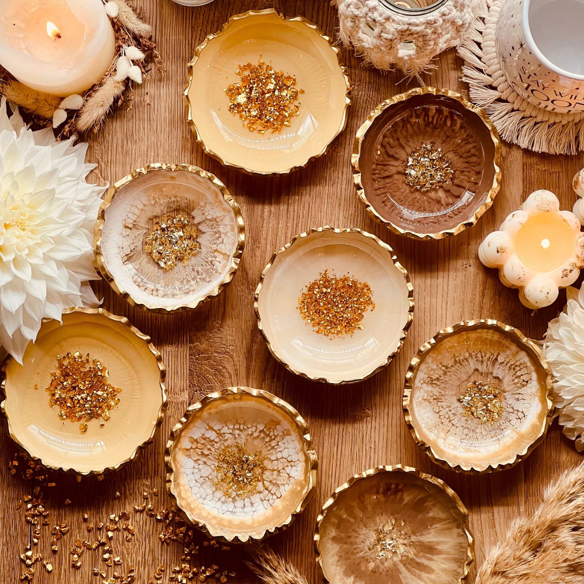 Schmuckschalen aus Resin in Beige mit Gold