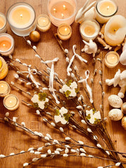 Ostereier aus Resin mit echten Hortensienblüten und filigranen Schmetterlingen – perfekte Oster Deko für Ostersträuße oder Frühlingsdekorationen.