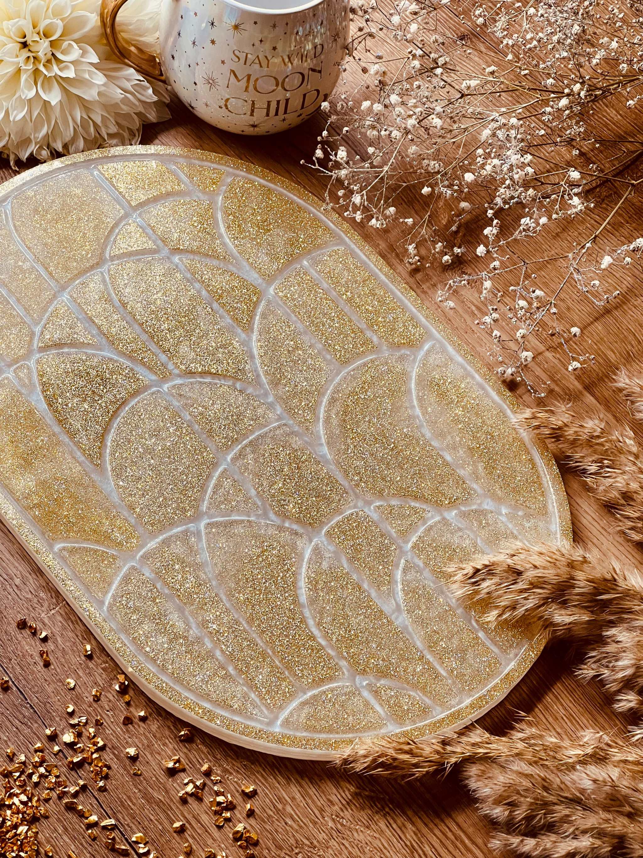 Handgemachtes Tablett aus Resin in Gold und Weiß mit Glitzereffekt, ca. 38x26cm, dekoratives Unikat
