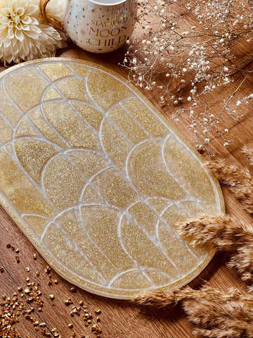 Tablett aus Resin in Gold mit Weiß und viel Glitzer
