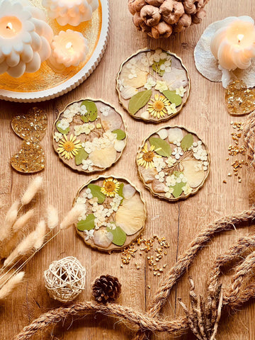 4 Untersetzer aus Resin mit echten Hortensien und Blumen mit Gold