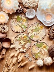 4 Untersetzer aus Resin mit echten Blumen, Hortensien und silbernen Details, handgemacht, einzigartiges 4-teiliges Set, Durchmesser ca. 12 cm
