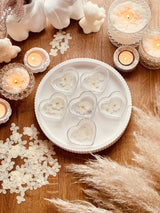 Schmuckschalen aus Resin in Weiss mit Silber und Blumen in Herzform