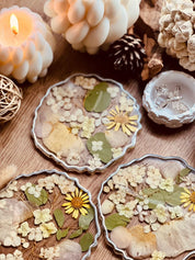 4 Untersetzer aus Resin mit echten Hortensien, Blumen und silbernen Details, handgemacht, Durchmesser 12cm, dekorativ und einzigartig