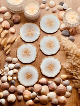 4 elegante Untersetzer aus Resin in Weiss mit Gold